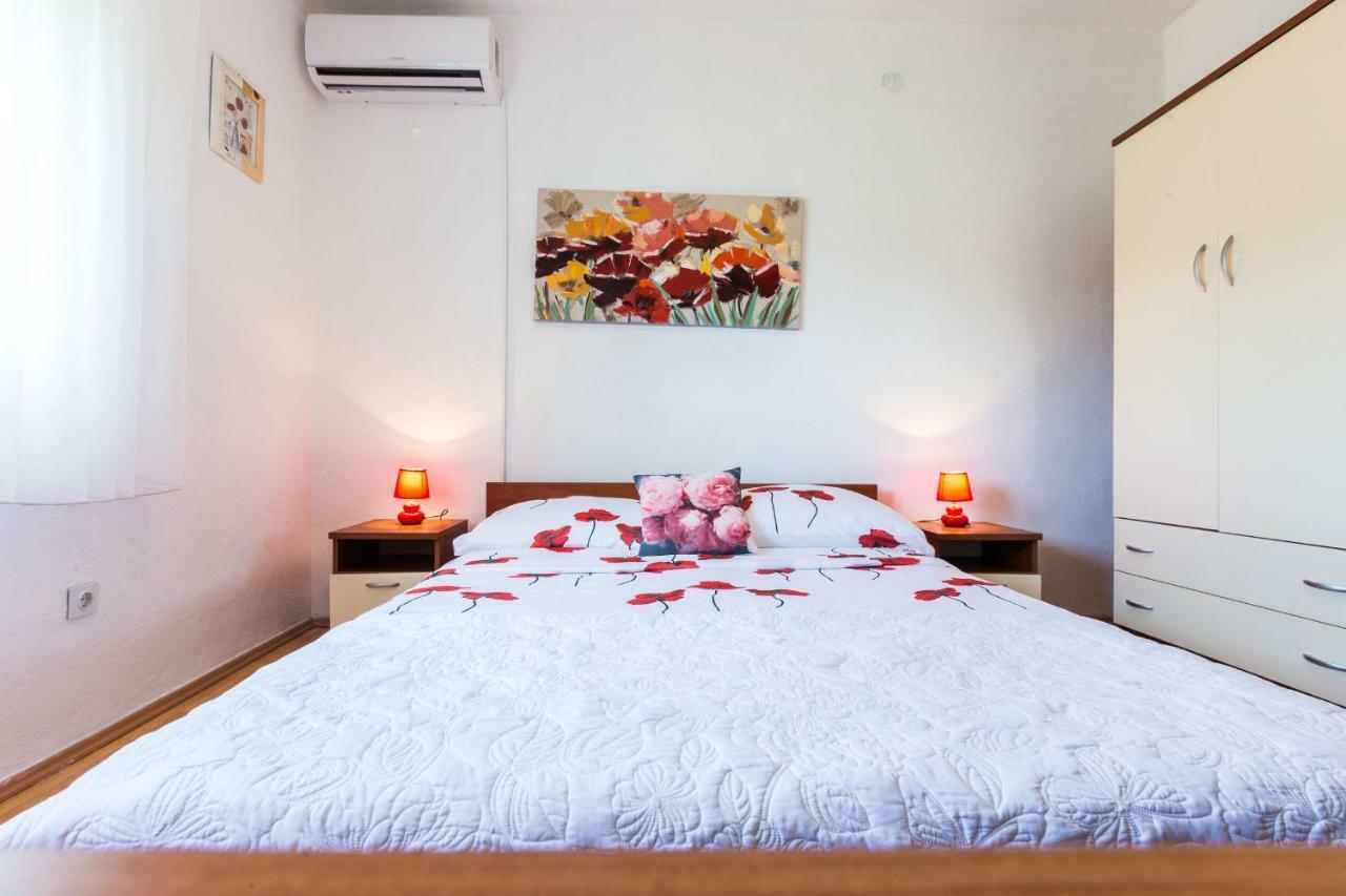 Holiday Home Flora Задар Экстерьер фото