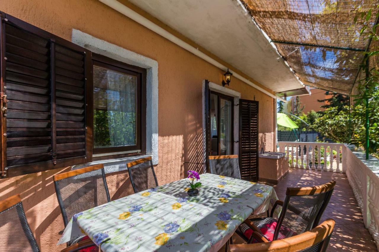Holiday Home Flora Задар Экстерьер фото