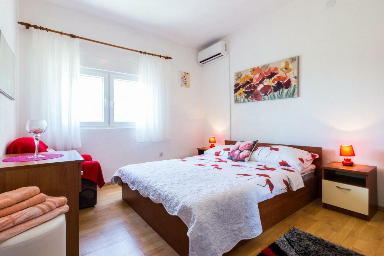 Holiday Home Flora Задар Экстерьер фото