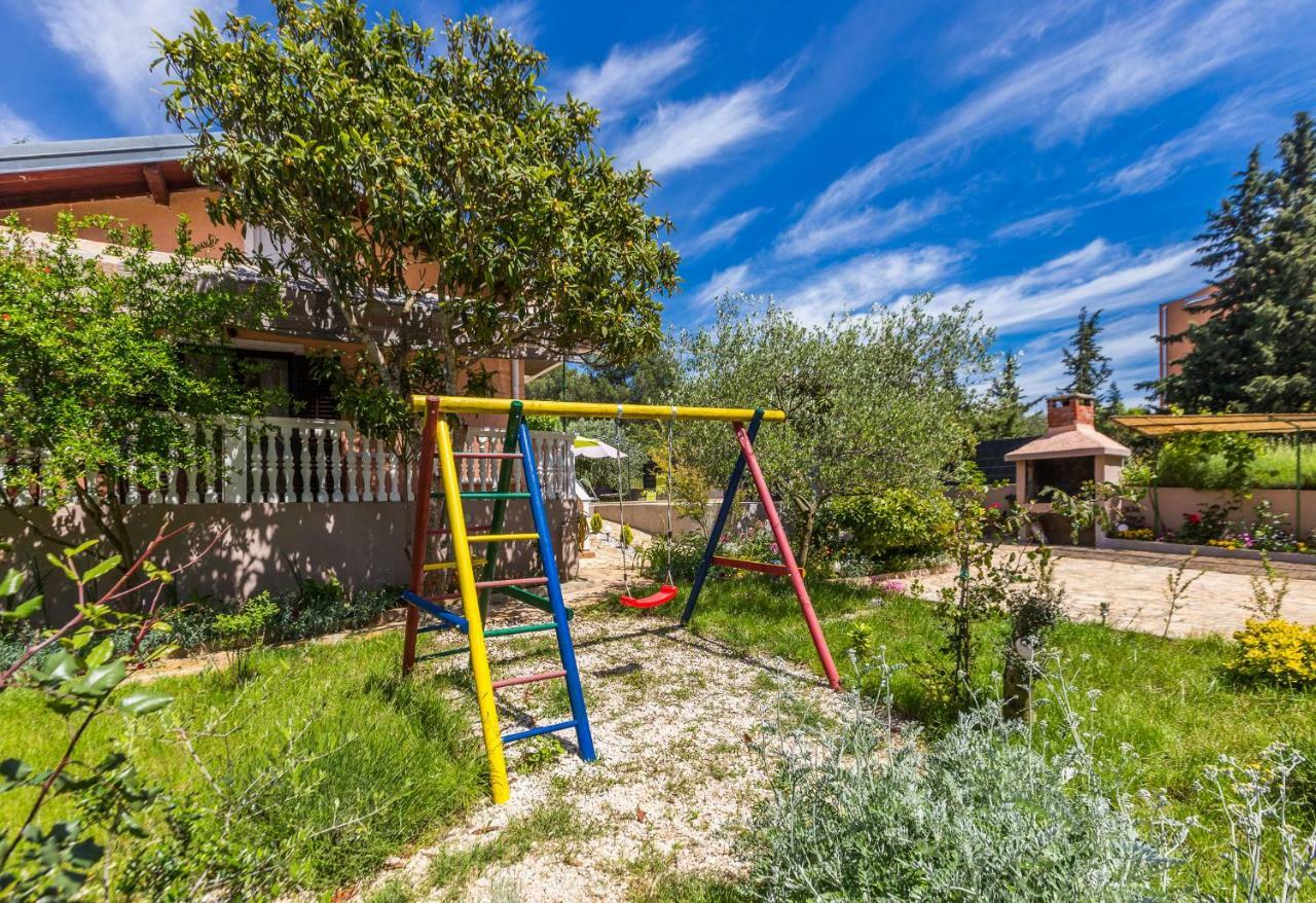 Holiday Home Flora Задар Экстерьер фото