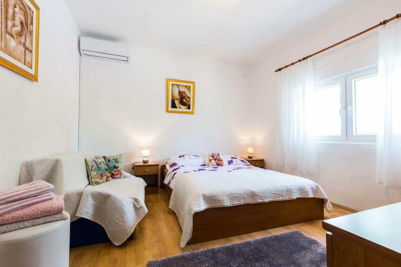 Holiday Home Flora Задар Экстерьер фото