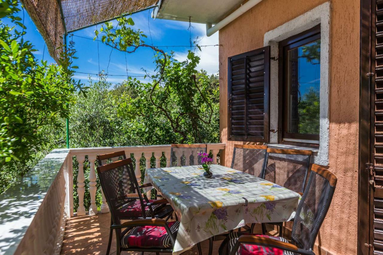 Holiday Home Flora Задар Экстерьер фото