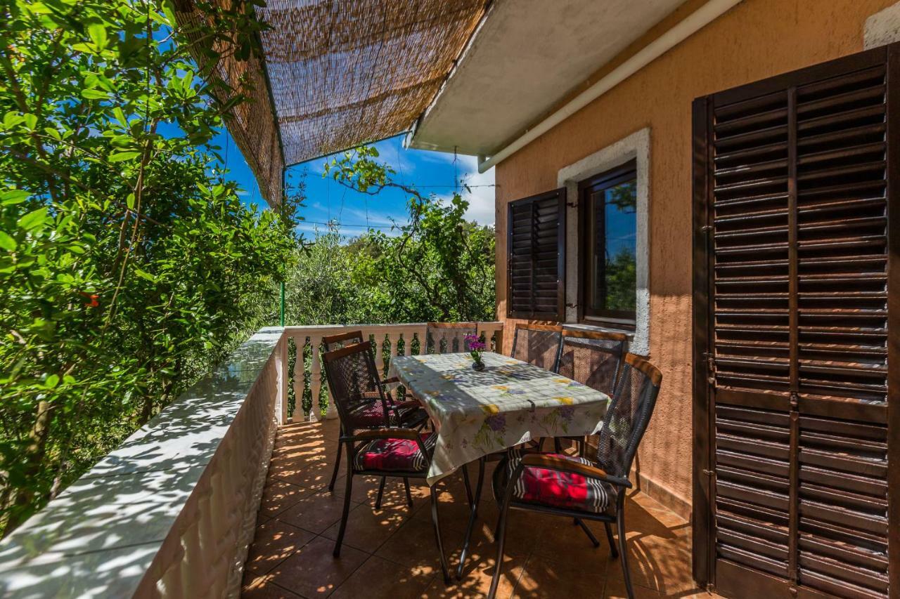 Holiday Home Flora Задар Экстерьер фото