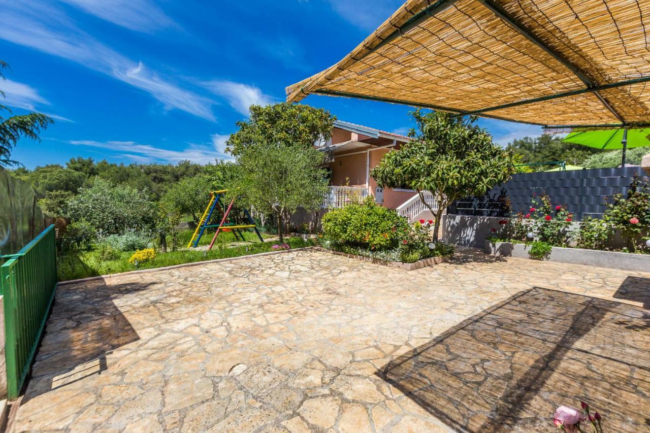 Holiday Home Flora Задар Экстерьер фото